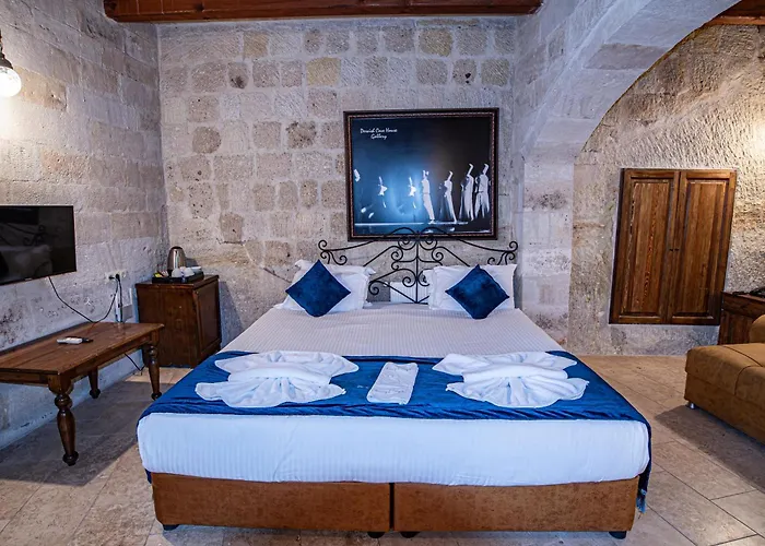 Elegance Cave Suites & Restaurant