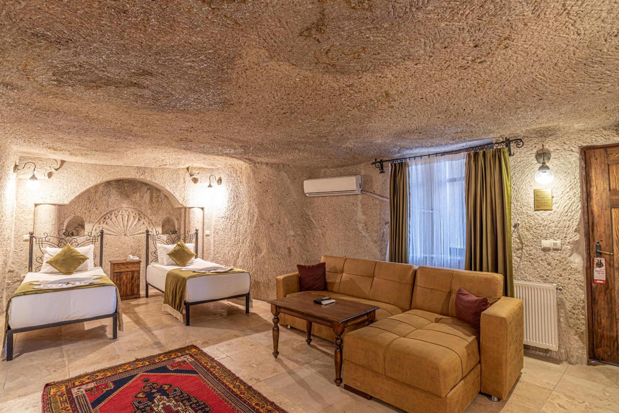 Elegance Cave & Restaurant Hotel 2*