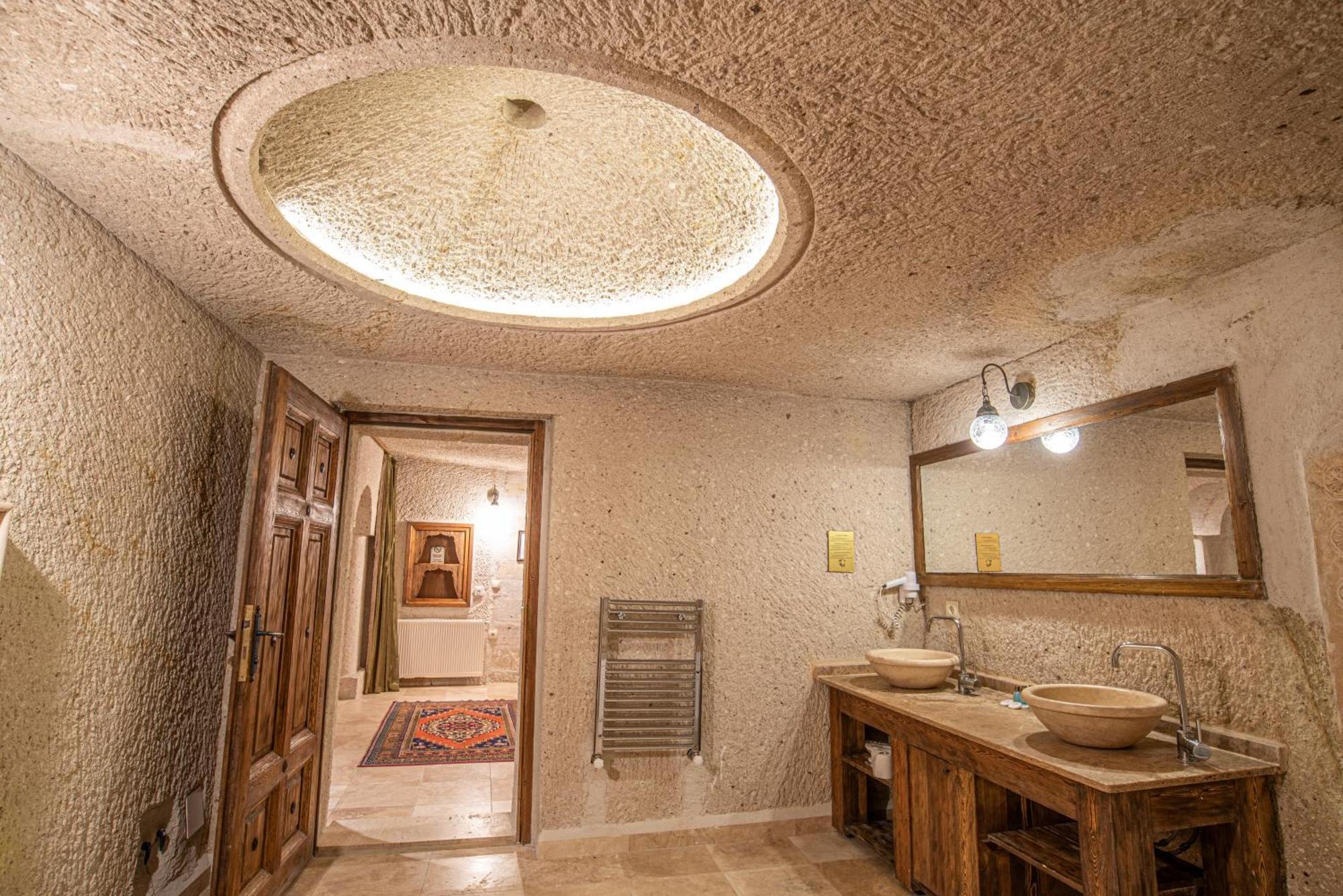 Hotel Elegance Cave & Restaurant