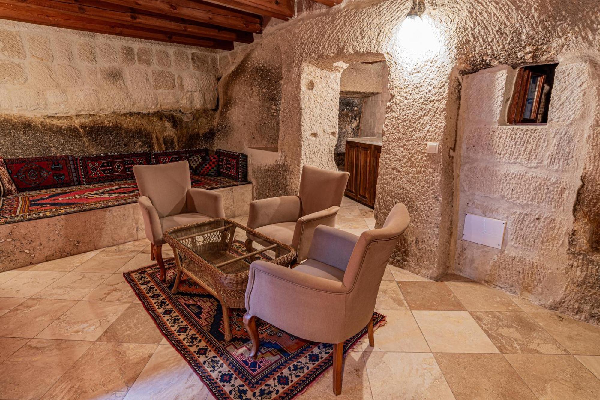 Hotel Elegance Cave & Restaurant 2*